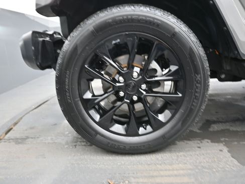 Used 2021 Jeep Wrangler Unlimited Sahara w/ Cold Weather Group image 9