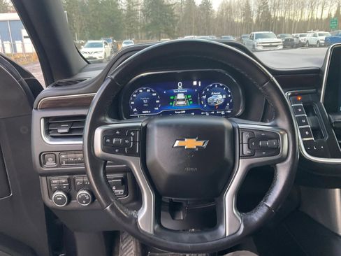 Used 2022 Chevrolet Suburban LT image 5