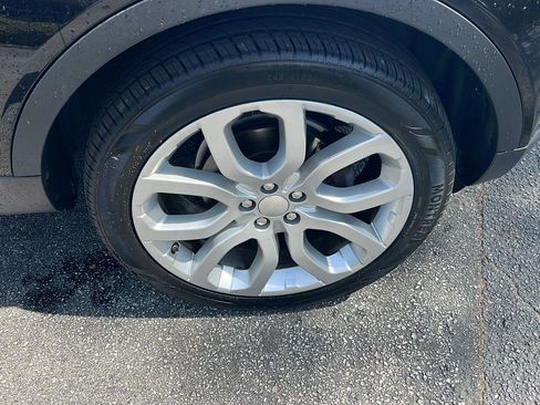 Used 2015 Land Rover Range Rover Evoque Pure Premium image 41