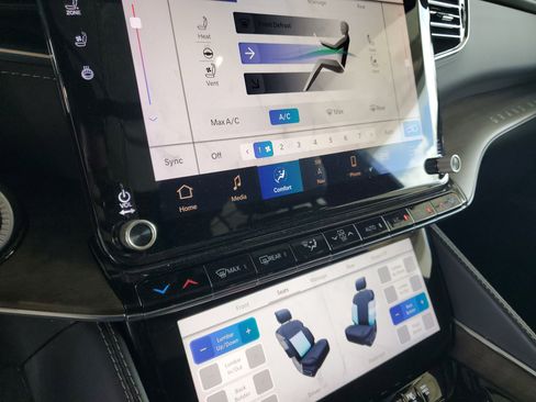 Used 2023 Jeep Grand Wagoneer L 4WD image 27