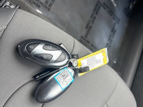 Used 2026 Hyundai Elantra Sport FWD image 5