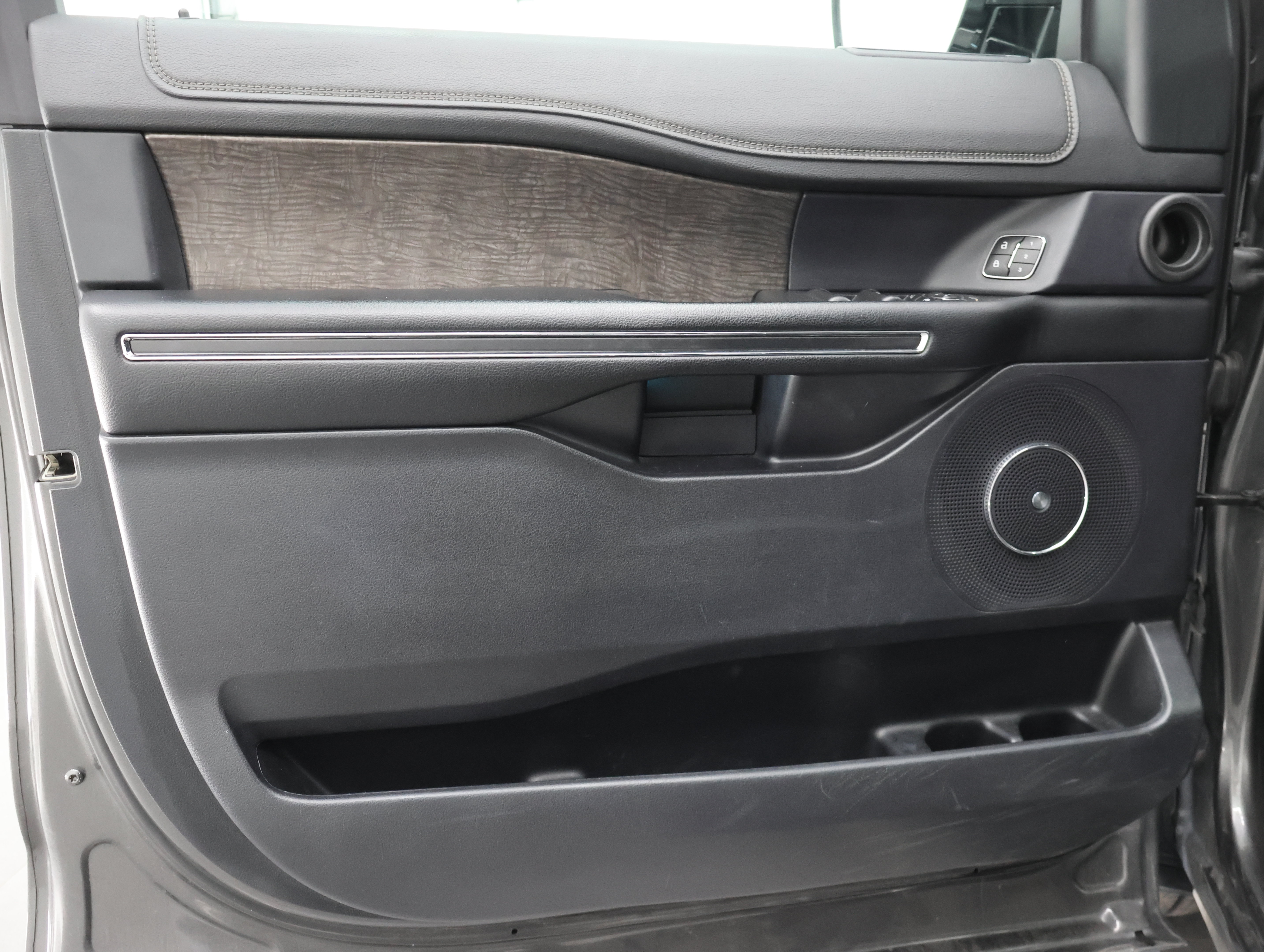 Used 2021 Ford Expedition Max Limited AWD/4WD image 41