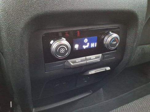 Used 2025 GMC Acadia Elevation image 8