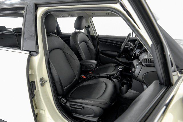 Used 2016 MINI Cooper 4-Door Hardtop FWD image 31