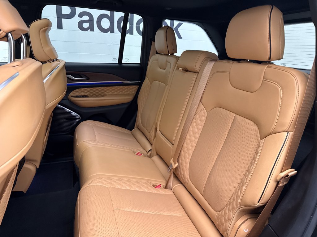 Used 2023 Jeep Grand Cherokee Summit AWD/4WD image 24