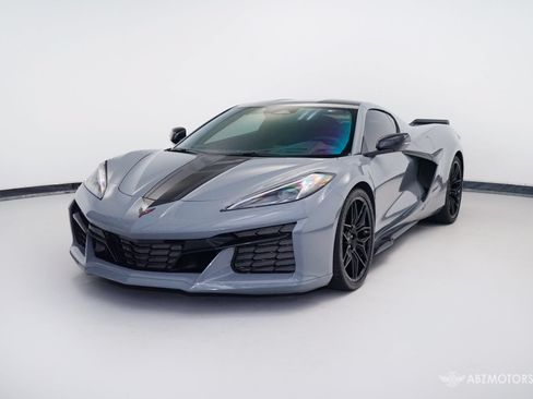 Used 2024 Chevrolet Corvette Z06 RWD image 2