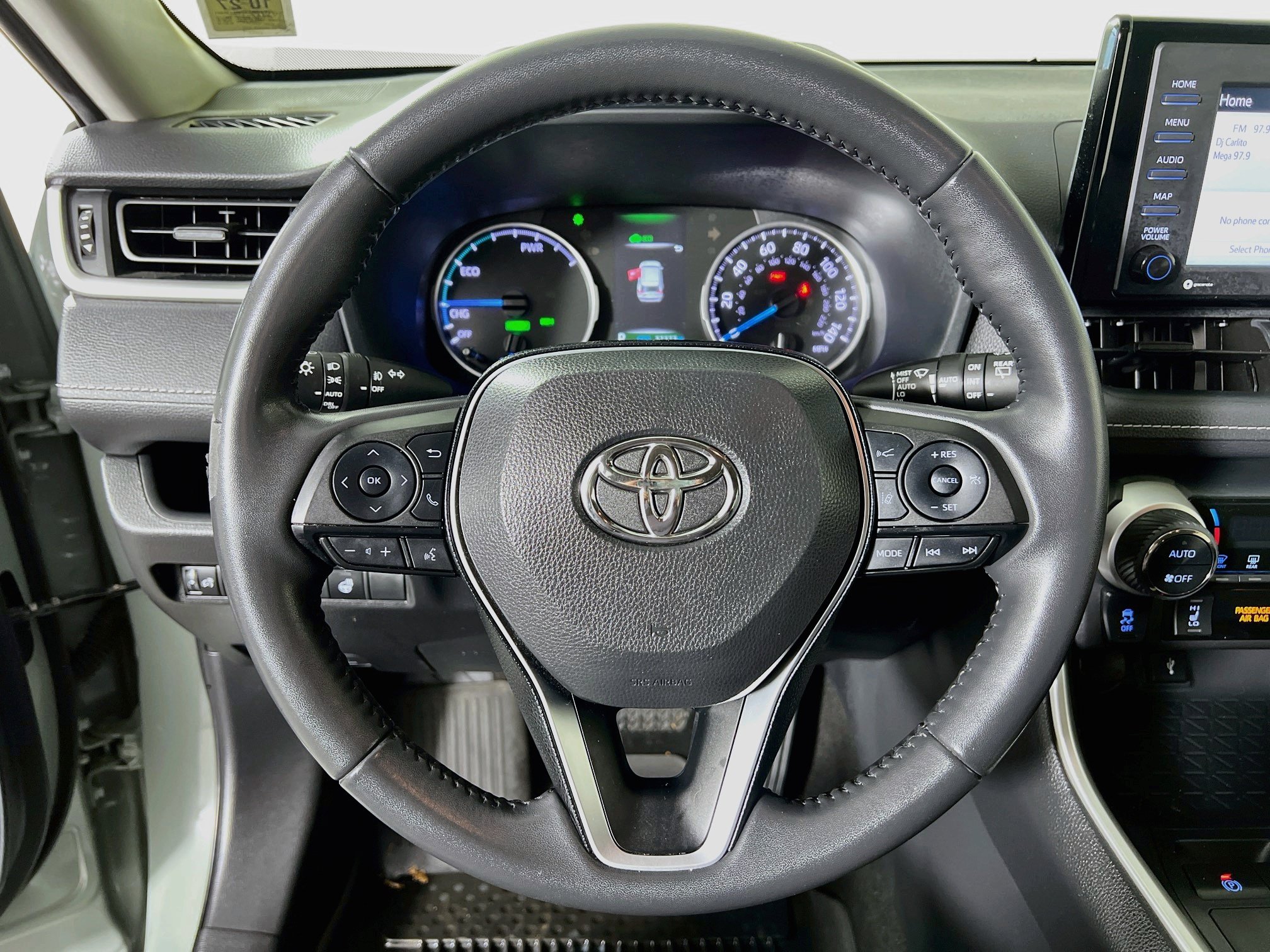 Certified 2021 Toyota RAV4 XLE w/ XLE Grade Weather Package AWD/4WD image 11