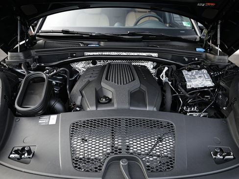 New 2026 Porsche Macan image 29