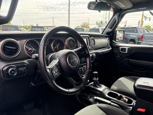 Used 2018 Jeep Wrangler Unlimited Sport S AWD/4WD image 15