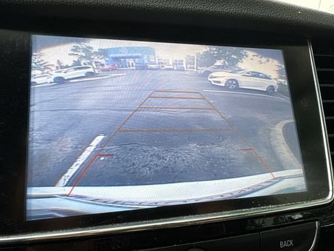 Used 2021 Buick Encore Preferred w/ Safety Package II AWD/4WD image 5