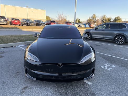 Used 2022 Tesla Model S Plaid image 2