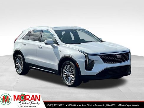 Used 2024 Cadillac XT4 Premium Luxury w/ Cold Weather Package FWD image 9