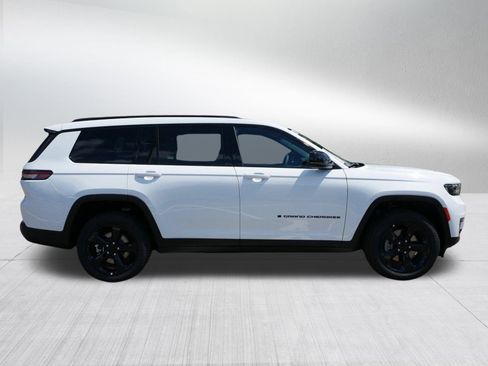 New 2025 Jeep Grand Cherokee L Limited w/ Black Appearance Package image 8