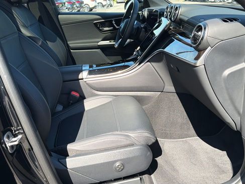 Used 2025 Mercedes-Benz GLC 300 image 52