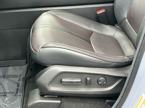 Certified 2025 Honda Pilot Black Edition image 17