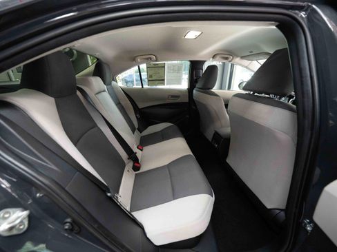 Used 2025 Toyota Corolla LE FWD image 24