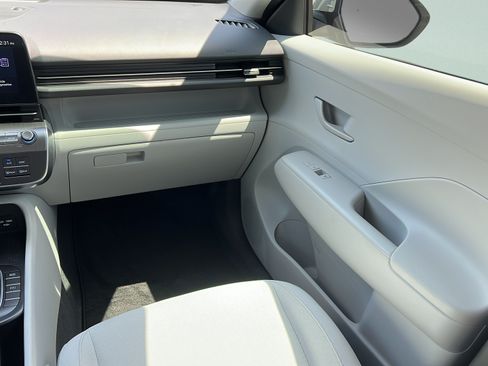 Certified 2024 Hyundai Kona SEL FWD image 12