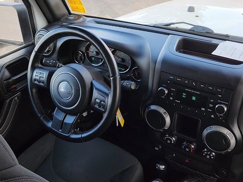 Used 2017 Jeep Wrangler Sport AWD/4WD image 5