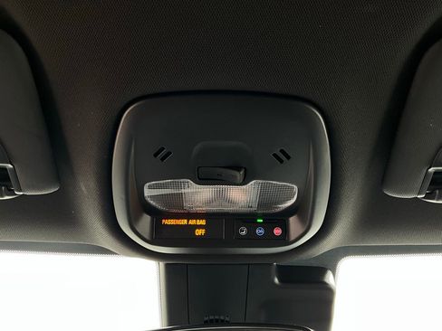 Used 2025 Buick Envista Sport Touring image 16