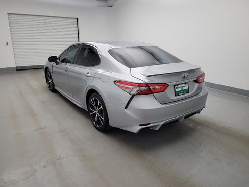 Used 2018 Toyota Camry SE FWD image 5