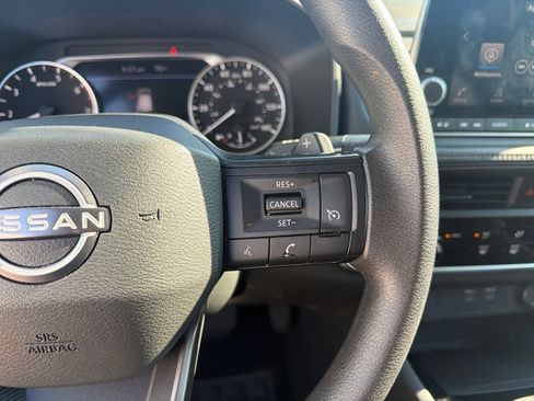 Used 2025 Nissan Rogue S AWD/4WD image 11