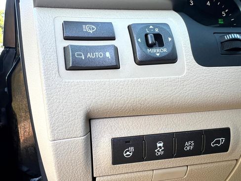 Used 2013 Lexus LX 570 4WD image 32