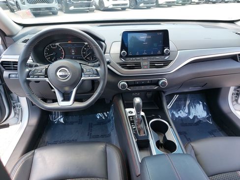 Used 2024 Nissan Altima 2.5 SR FWD image 21