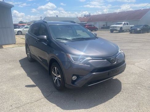 Used 2018 Toyota RAV4 XLE image 8