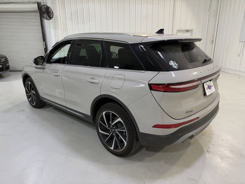 Used 2024 Lincoln Corsair Reserve image 3