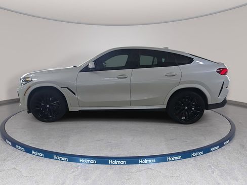 Used 2023 BMW X6 xDrive40i w/ M Sport Package image 11