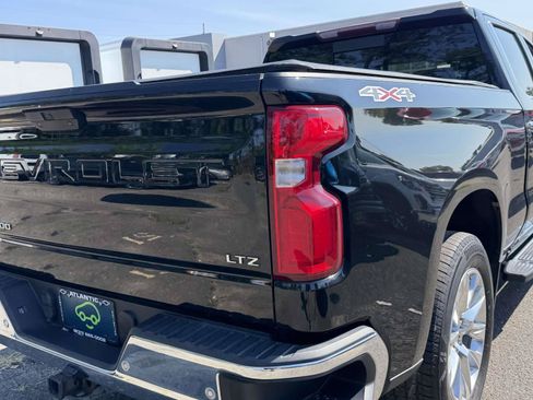 Used 2022 Chevrolet Silverado 1500 LTZ w/ LTZ Convenience Package II AWD/4WD image 6