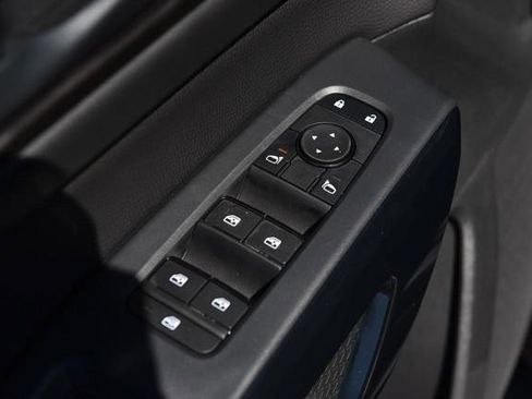 New 2026 Nissan Pathfinder SV image 9