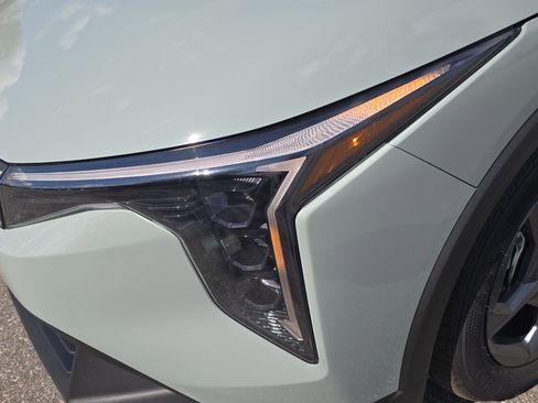 New 2025 Kia K4 LXS image 10