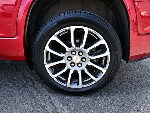 Used 2021 GMC Acadia Denali w/ Denali Ultimate Package AWD/4WD image 9