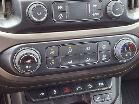 Used 2022 GMC Canyon AT4 AWD/4WD image 10