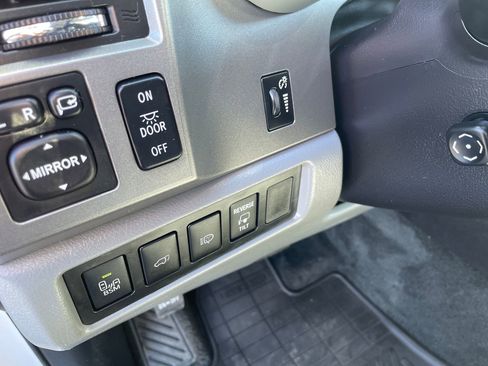 Used 2016 Toyota Sequoia Platinum image 23