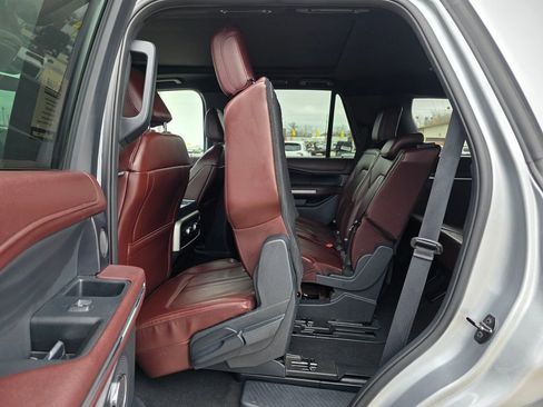 Used 2024 Ford Expedition Limited AWD/4WD image 28