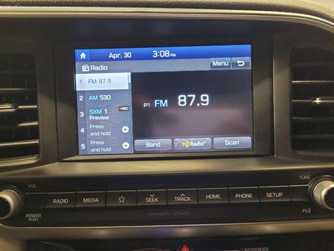 Used 2020 Hyundai Elantra SEL FWD image 25