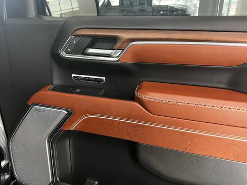 Used 2024 GMC Sierra 1500 Denali Ultimate image 32