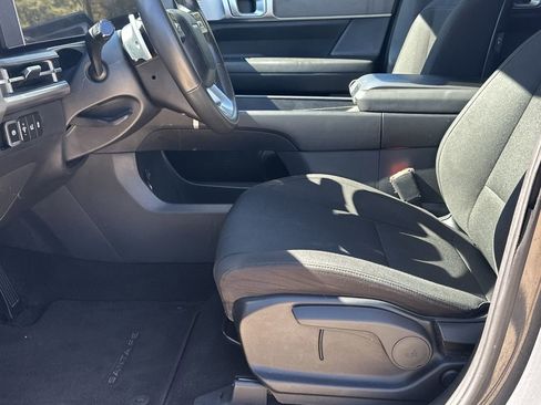 Used 2025 Hyundai Santa Fe SE image 9