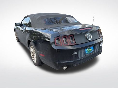 Used 2014 Ford Mustang Convertible image 6