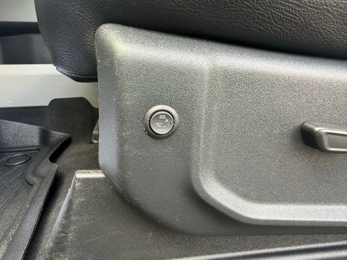 Used 2022 Ford F350 XLT w/ XLT Value Package image 12