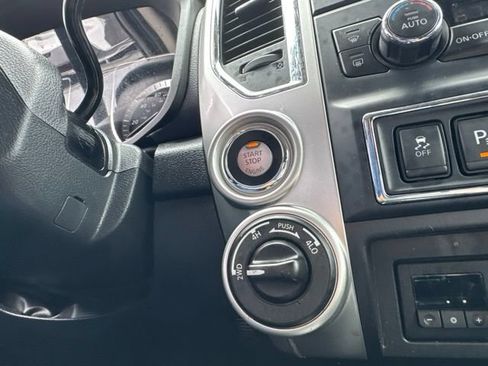 Used 2019 Nissan Titan PRO-4X w/ Pro-4x Convenience Package AWD/4WD image 24