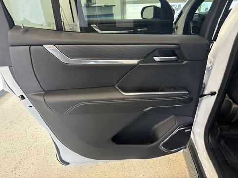 Used 2026 GMC Acadia Elevation w/ LPO, Floor Liner Package AWD/4WD image 40
