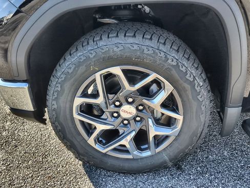 Used 2026 GMC Sierra 1500 SLT w/ SLT Premium Plus Package image 34