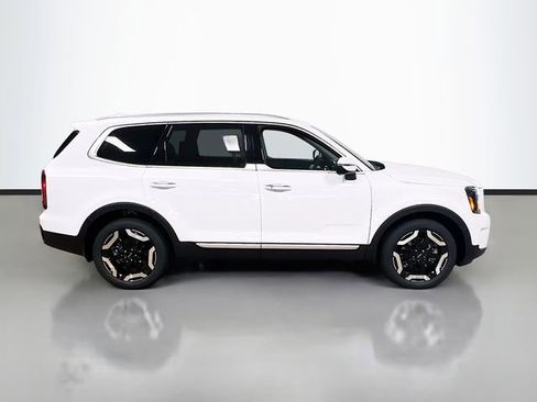 New 2025 Kia Telluride S image 8