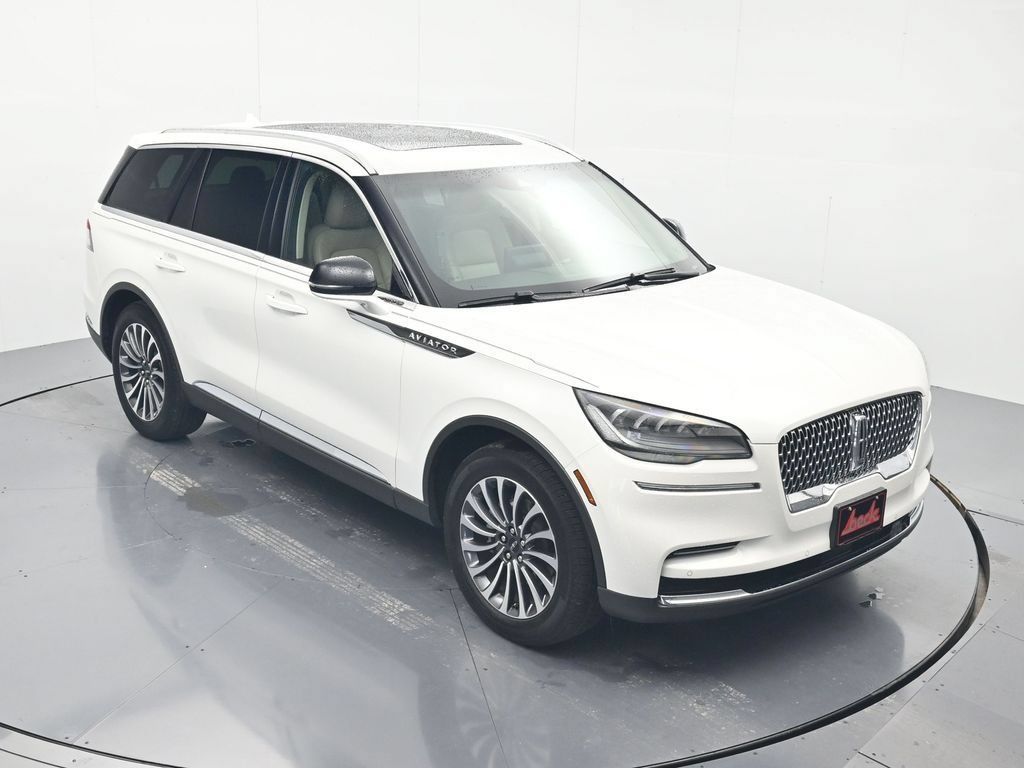 Used 2024 Lincoln Aviator 2WD w/ Premium Package image 32