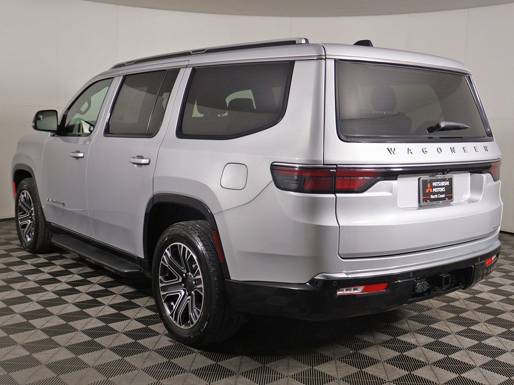 Used 2024 Jeep Wagoneer Series II w/ Flexible Seating Group AWD/4WD image 12