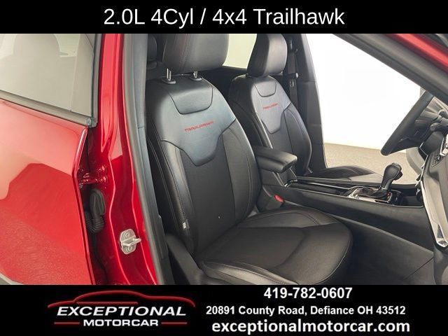 Used 2025 Jeep Compass Trailhawk AWD/4WD image 47