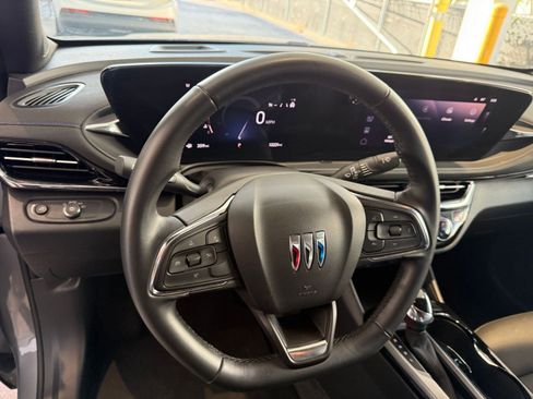 Used 2025 Buick Envista Sport Touring image 28